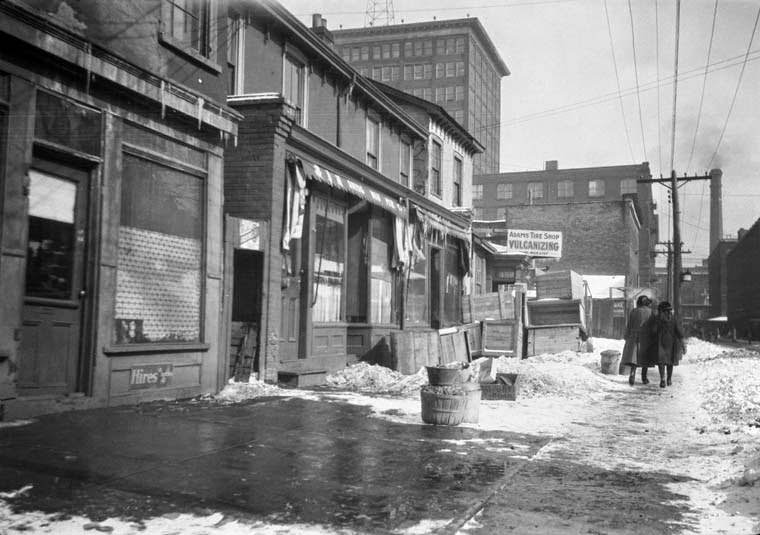 Chinese printing office on Louisa Street, Toronto, 1923.