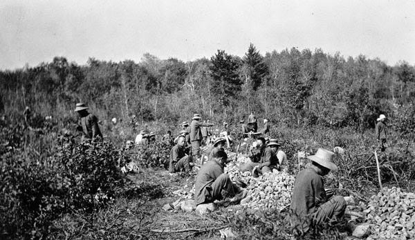 Chinese crushing stone, camp Petawawa. Ont., 1917.
