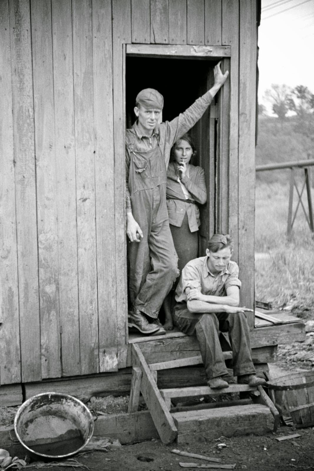 Former coal miner, worked twelve years for Chaplin Coal Company as hand coal loader