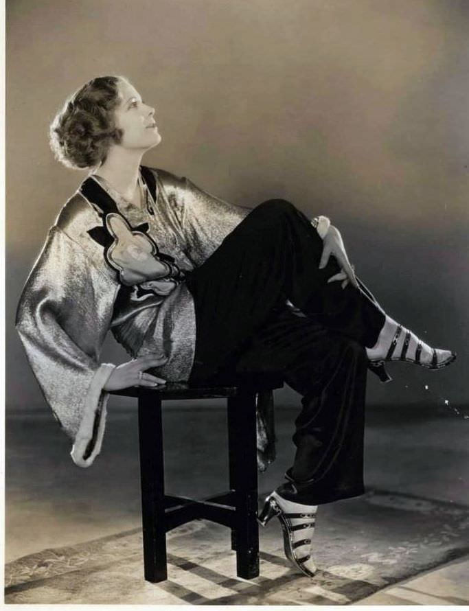 Dorothy Arzner in 1927: Silent Movie Fashion for Women in Stunning Photos