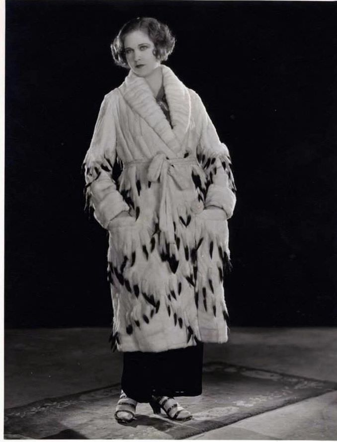 Dorothy Arzner in 1927: Silent Movie Fashion for Women in Stunning Photos