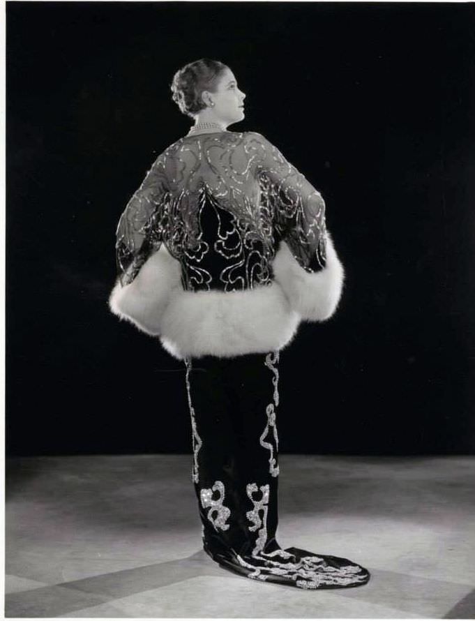 Dorothy Arzner in 1927: Silent Movie Fashion for Women in Stunning Photos