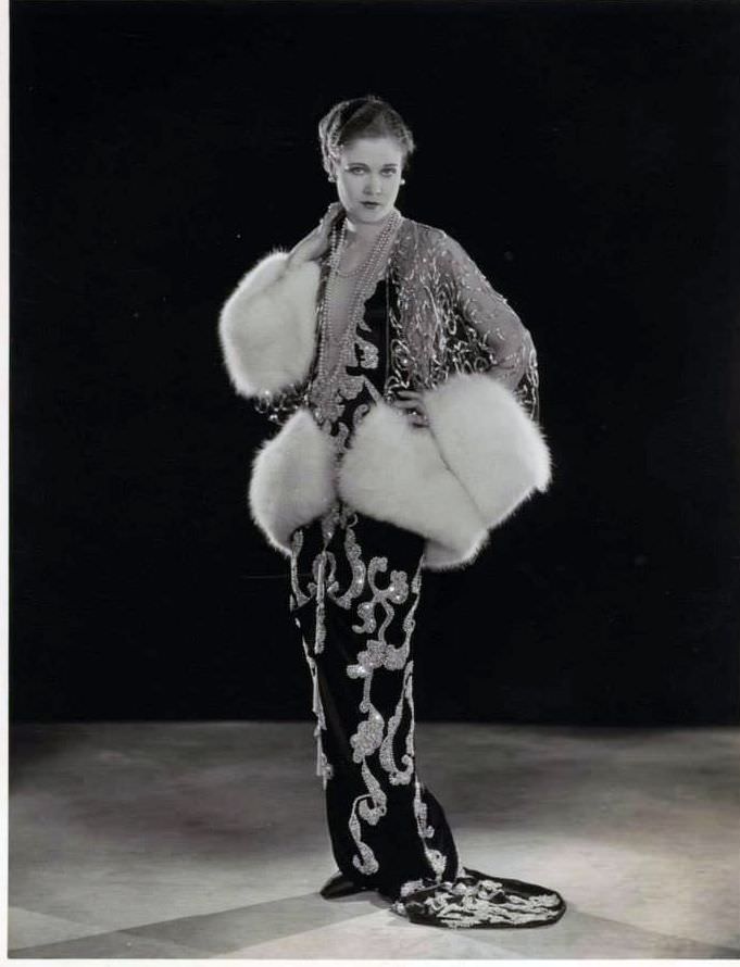 Dorothy Arzner in 1927: Silent Movie Fashion for Women in Stunning Photos
