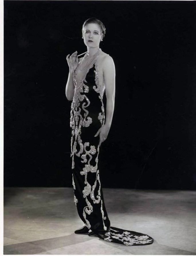 Dorothy Arzner in 1927: Silent Movie Fashion for Women in Stunning Photos