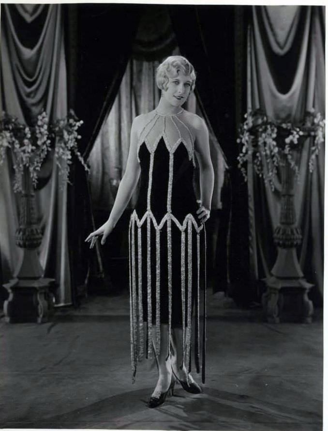 Dorothy Arzner in 1927: Silent Movie Fashion for Women in Stunning Photos