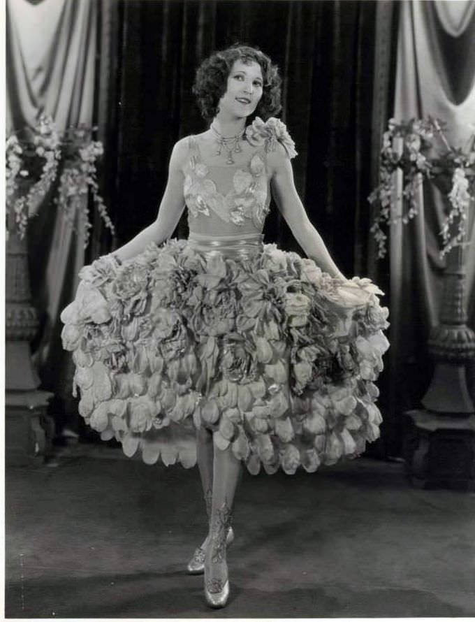 Dorothy Arzner in 1927: Silent Movie Fashion for Women in Stunning Photos