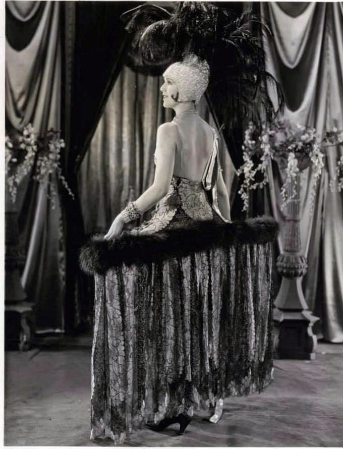 Dorothy Arzner in 1927: Silent Movie Fashion for Women in Stunning Photos