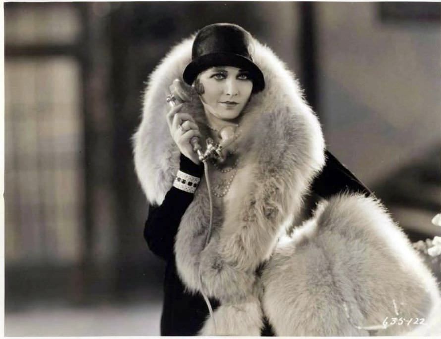 Dorothy Arzner in 1927: Silent Movie Fashion for Women in Stunning Photos