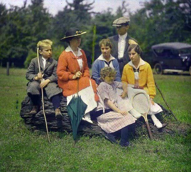Family group, 1915