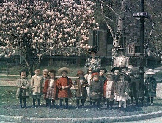 Children and teachers, 1910