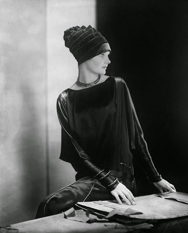 Dorothy Smart is wearing a black velvet hat by Madame Agnès, 1926