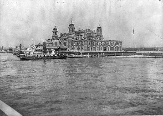 Immigration station at Ellis Island, 1913