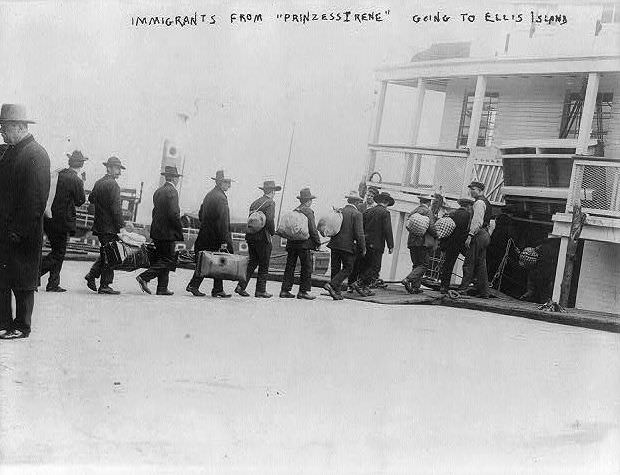 Immigrants from the Prinzess Irene boarding a ferry to Ellis Island, 1911