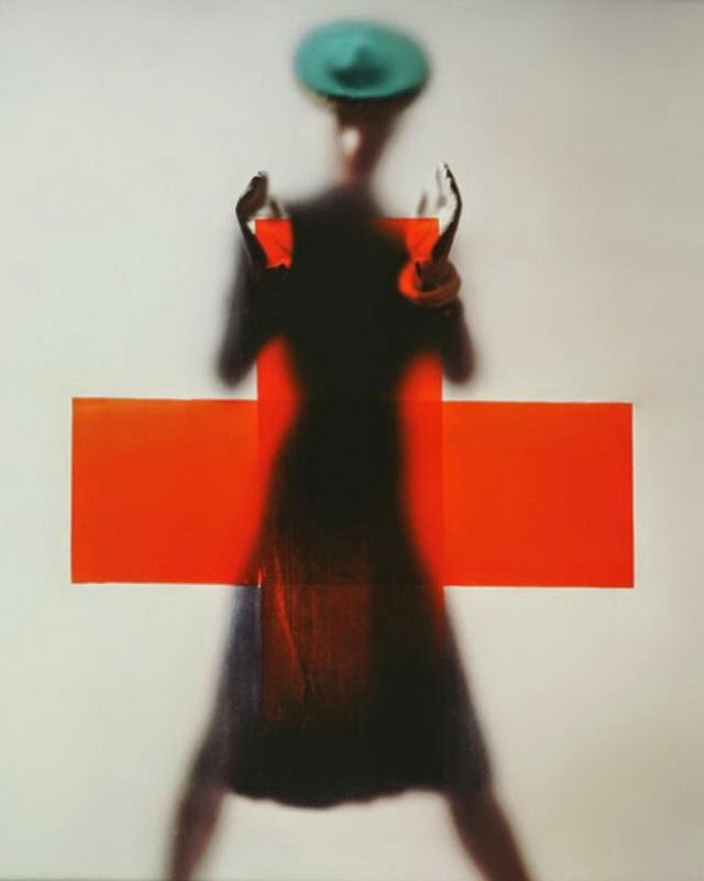 Iconic Fashion Photography From the 1940s and 1950s by Erwin Blumenfeld
