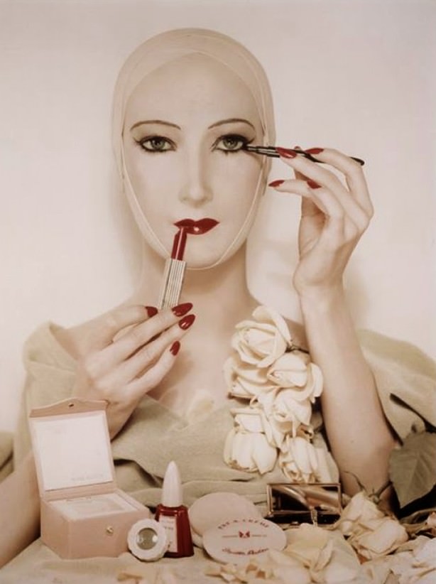 Iconic Fashion Photography From the 1940s and 1950s by Erwin Blumenfeld