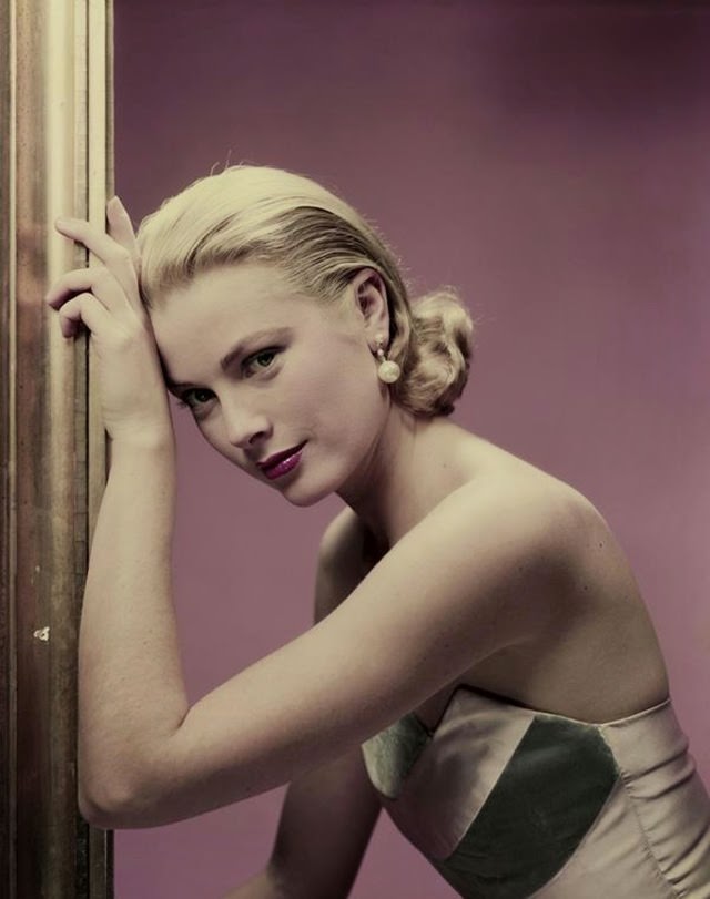 Iconic Fashion Photography From the 1940s and 1950s by Erwin Blumenfeld