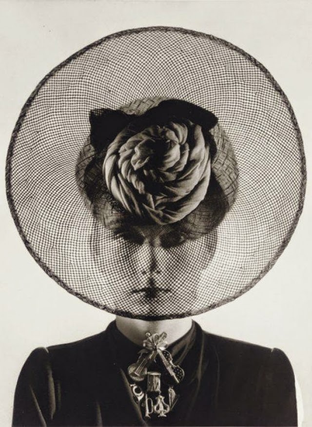 Iconic Fashion Photography From the 1940s and 1950s by Erwin Blumenfeld