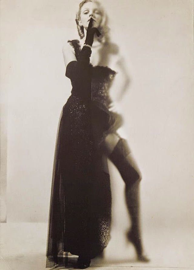Iconic Fashion Photography From the 1940s and 1950s by Erwin Blumenfeld
