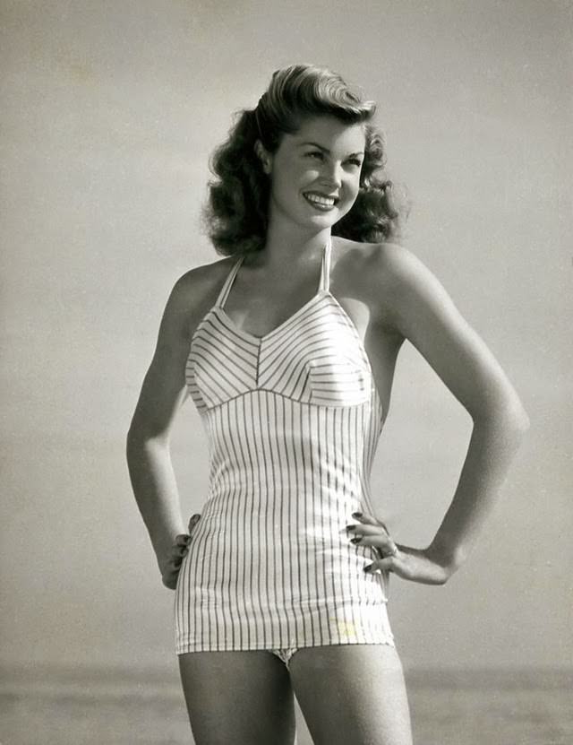 Glamorous Swimsuit Images of Esther Williams Captured in the 1940s and 1950s