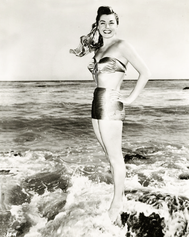 Glamorous Swimsuit Images of Esther Williams Captured in the 1940s and 1950s