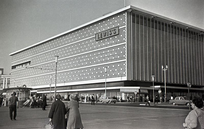 Lewis's in Blackpool, 1966
