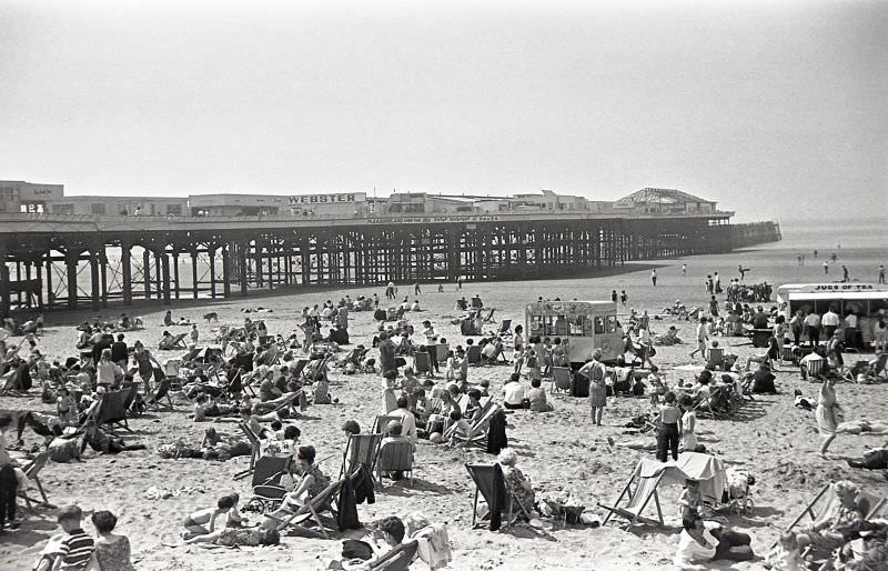 North Pier in Blackpool, 1966