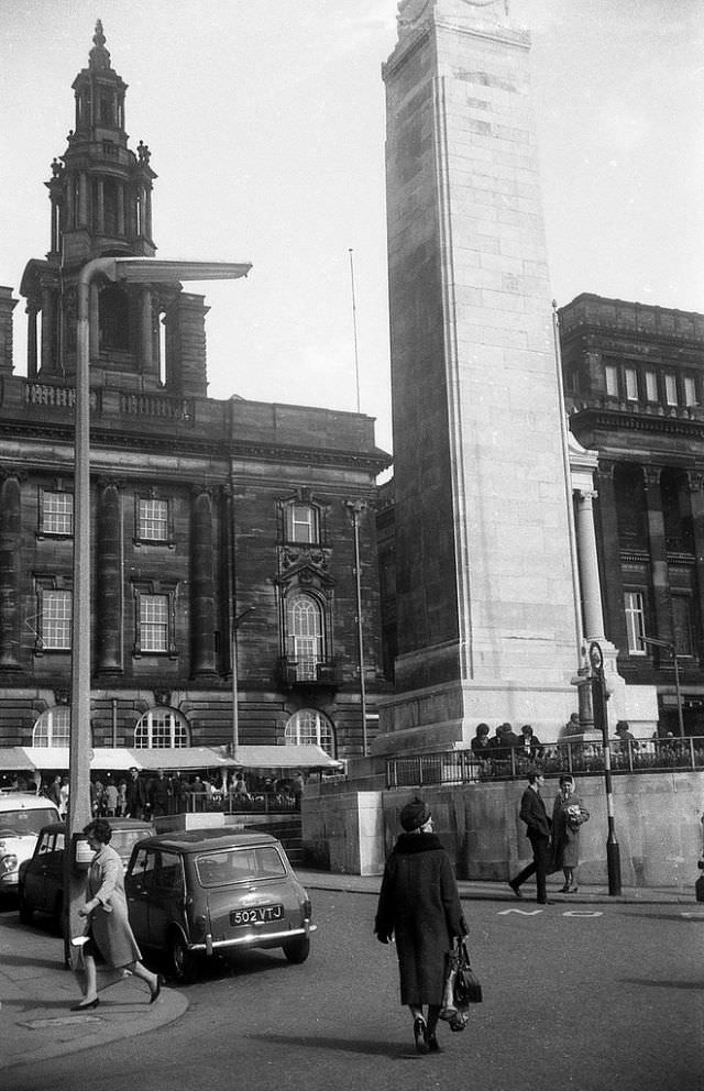 Sessions House and Cenotaph, 1966