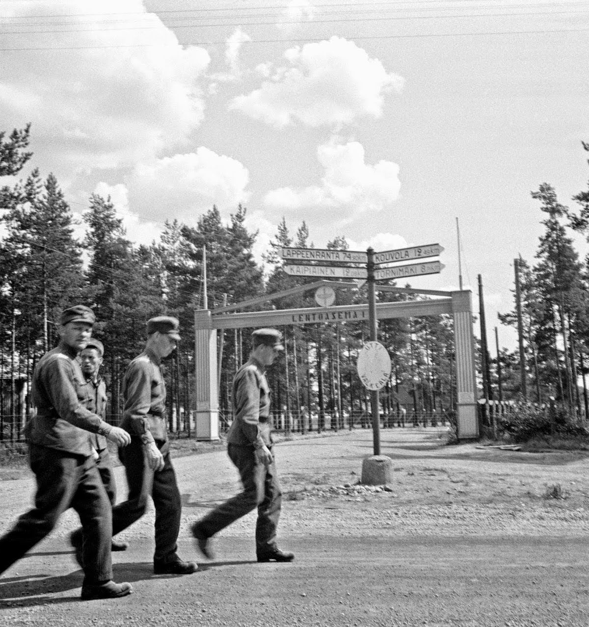 Finland in 1941: Everyday Life Captured by Barbara Wright in Stunning Photos