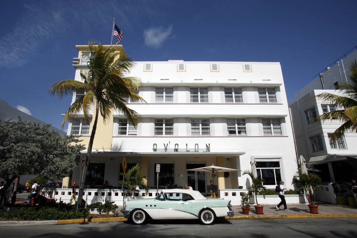 Avalon Hotel on Ocean Drive in South Beach, Miami, 2009