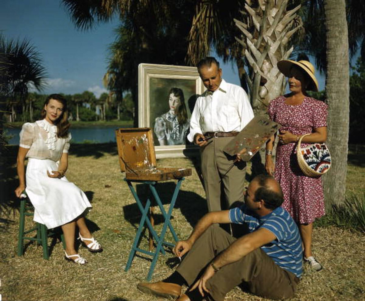 Jerry Farnsworth painting a portrait of Mrs. Ben Stahl in Sarasota, Florida, 1940s