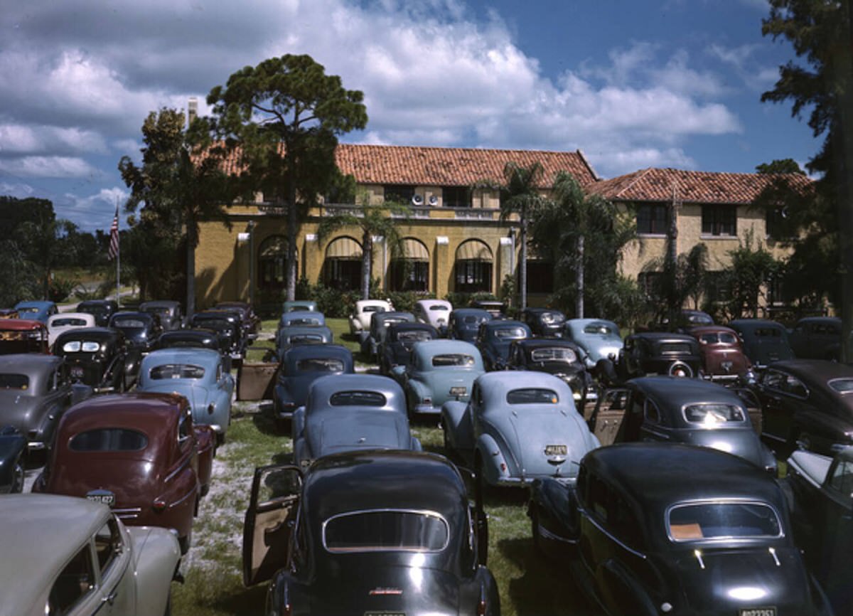 Drive-in church service at Pasadena Community in St. Petersburg, Florida, 1940s