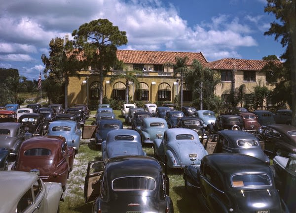 Pasadena Community drive-in church in St. Petersburg, Florida, 1947