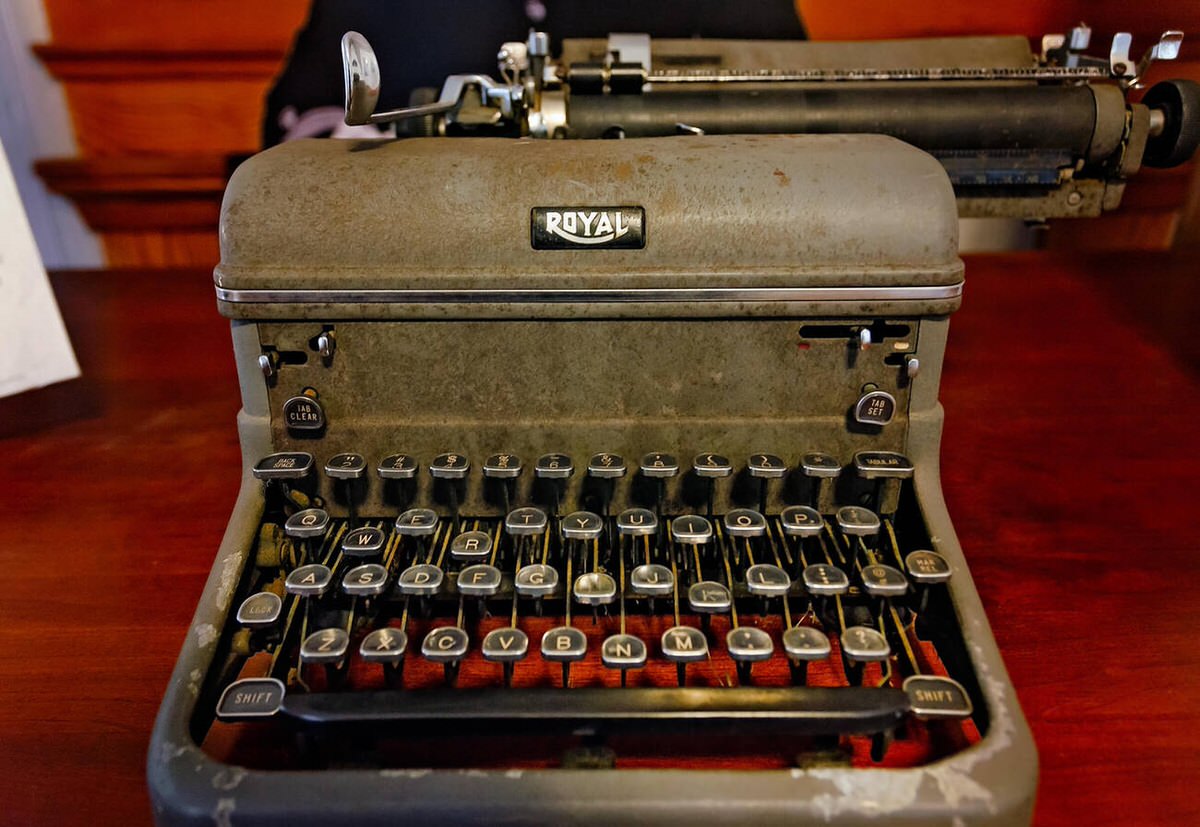 Royal KMM manual typewriter at the Pensacola Lighthouse and Museum, 2019