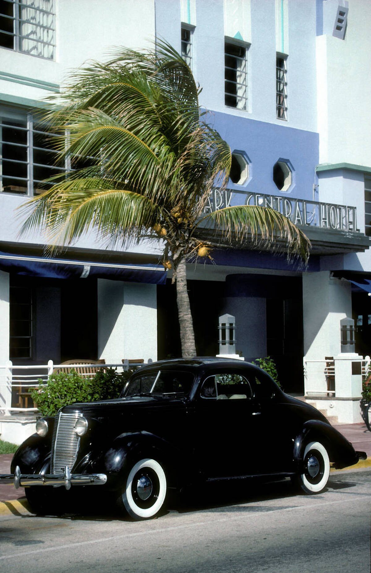 1940s Buick Eight car outside the Park Central Hotel in Miami Beach, 2005