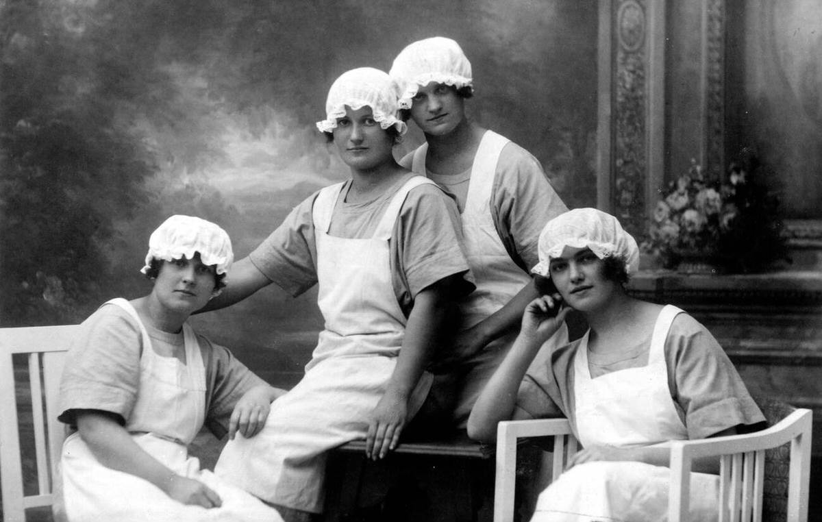 Four housemaids engaged in housekeeping, Germany, 1915