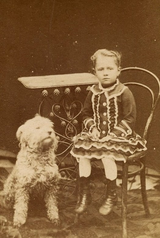 Adorable Vintage Portraits of Girls with Their Dogs You Can’t Help but Love