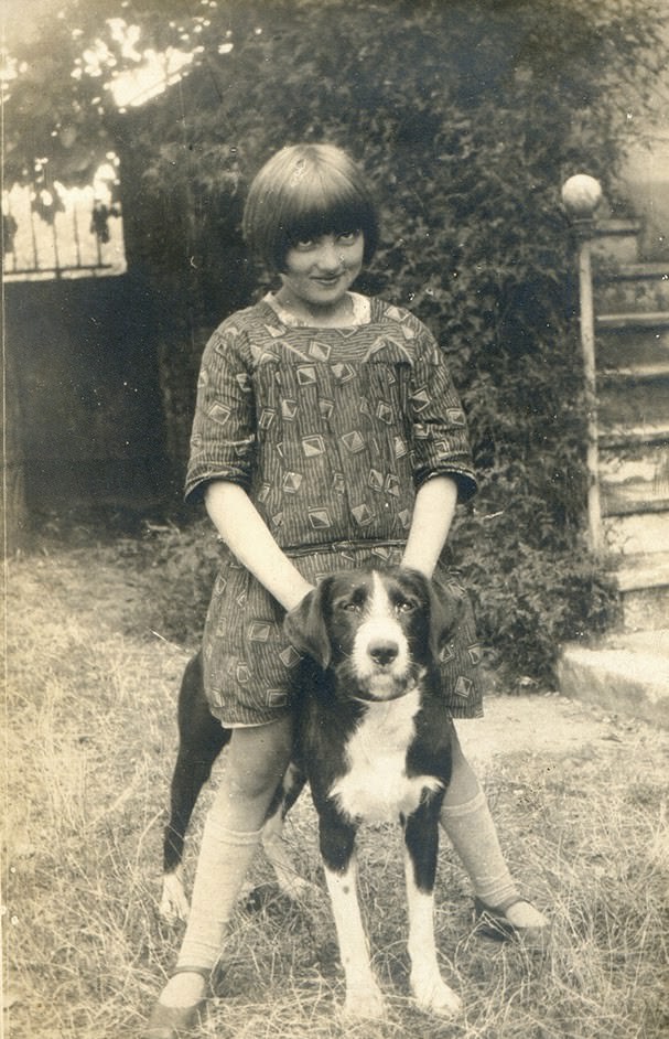 Adorable Vintage Portraits of Girls with Their Dogs You Can’t Help but Love