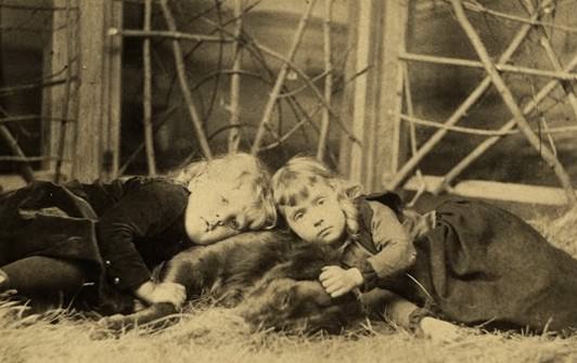 Adorable Vintage Portraits of Girls with Their Dogs You Can’t Help but Love