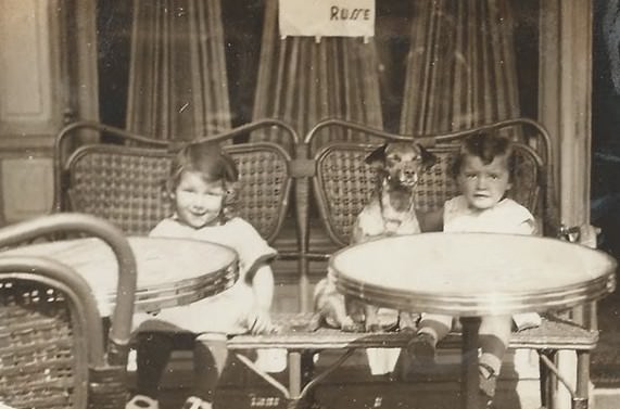 Adorable Vintage Portraits of Girls with Their Dogs You Can’t Help but Love