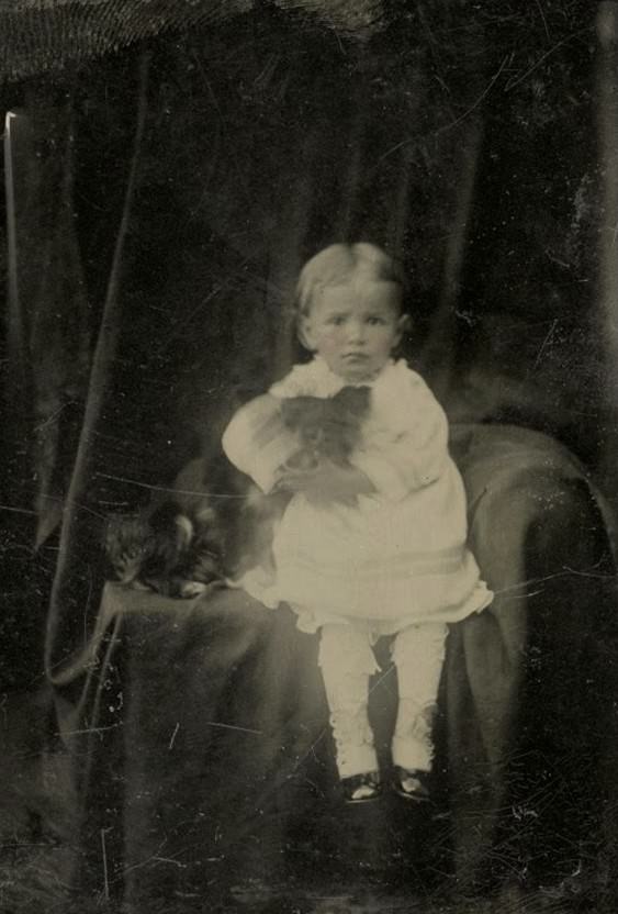 Adorable Vintage Portraits of Girls with Their Dogs You Can’t Help but Love