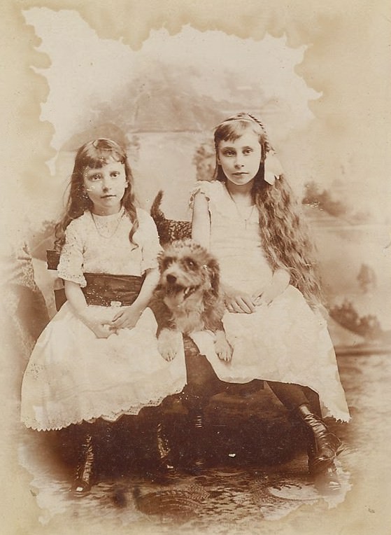Adorable Vintage Portraits of Girls with Their Dogs You Can’t Help but Love