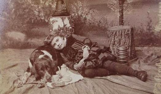 Adorable Vintage Portraits of Girls with Their Dogs You Can’t Help but Love