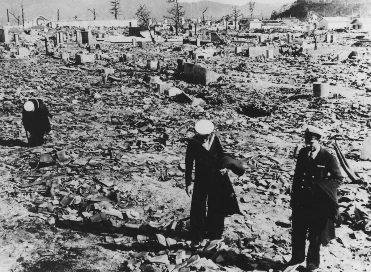 Military personnel inspecting the ruins of Hiroshima, 1945