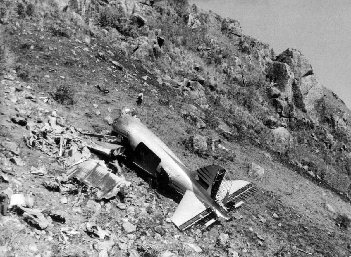 Remains of a crashed airplane in Hiroshima, 1945