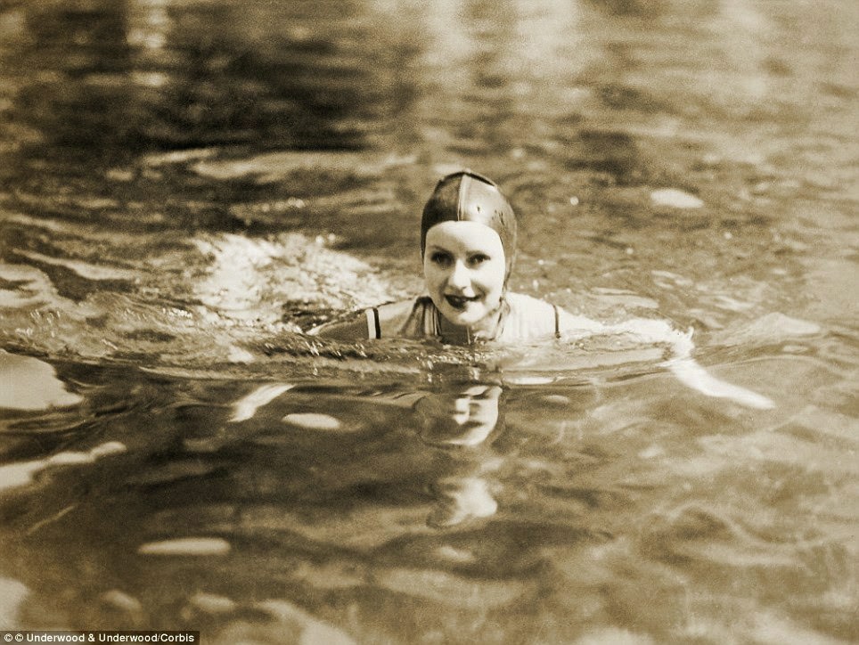 Greta Garbo in the Pacific Ocean, 1926