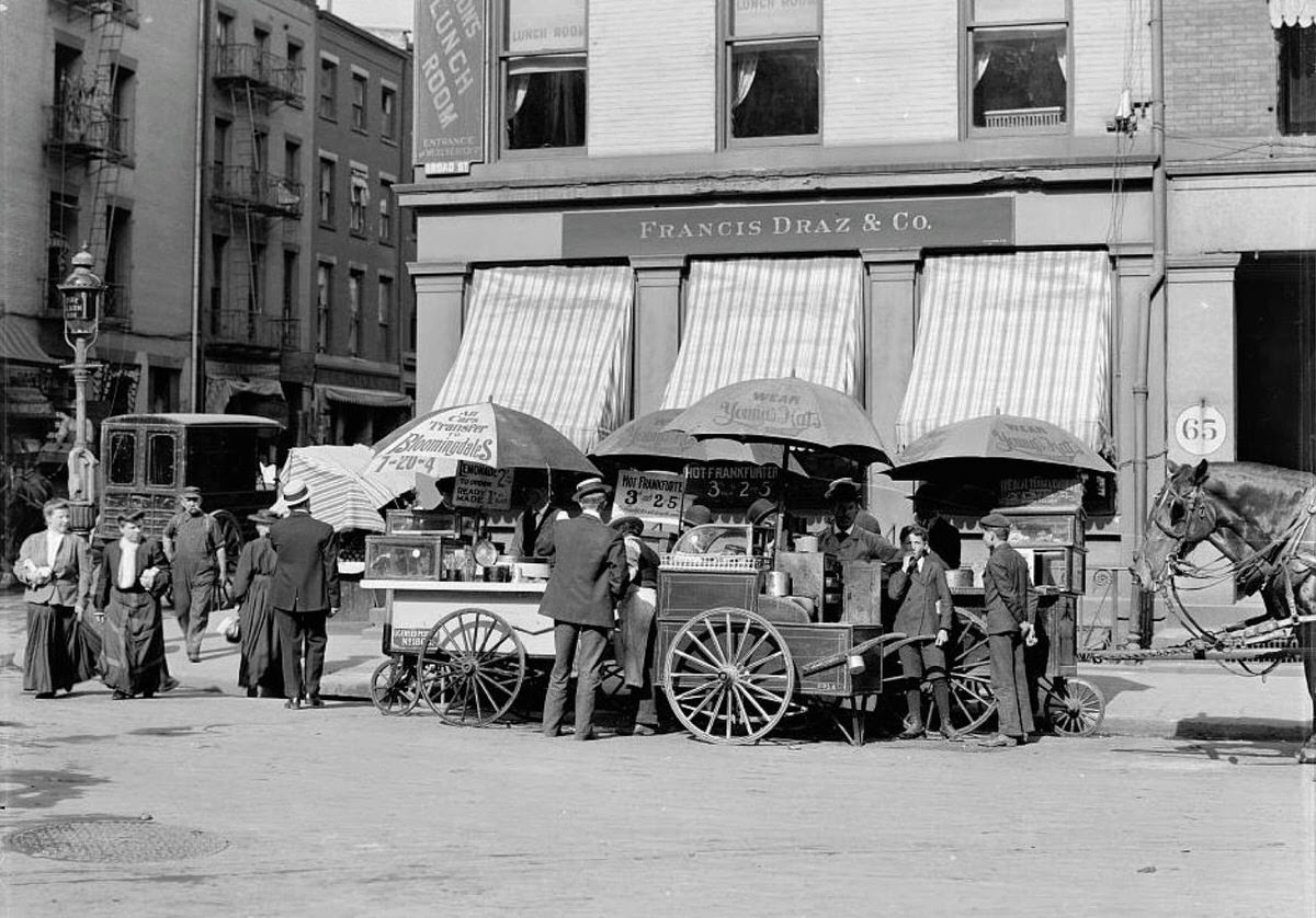 Broad Street lunch carts in New York, 1904