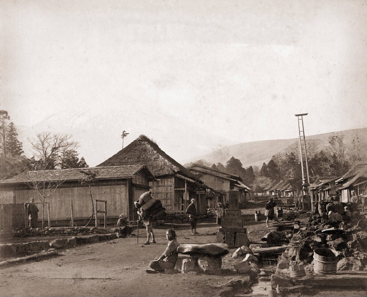 Subashiri village in Oyama with Mount Fuji in the background, 1860s