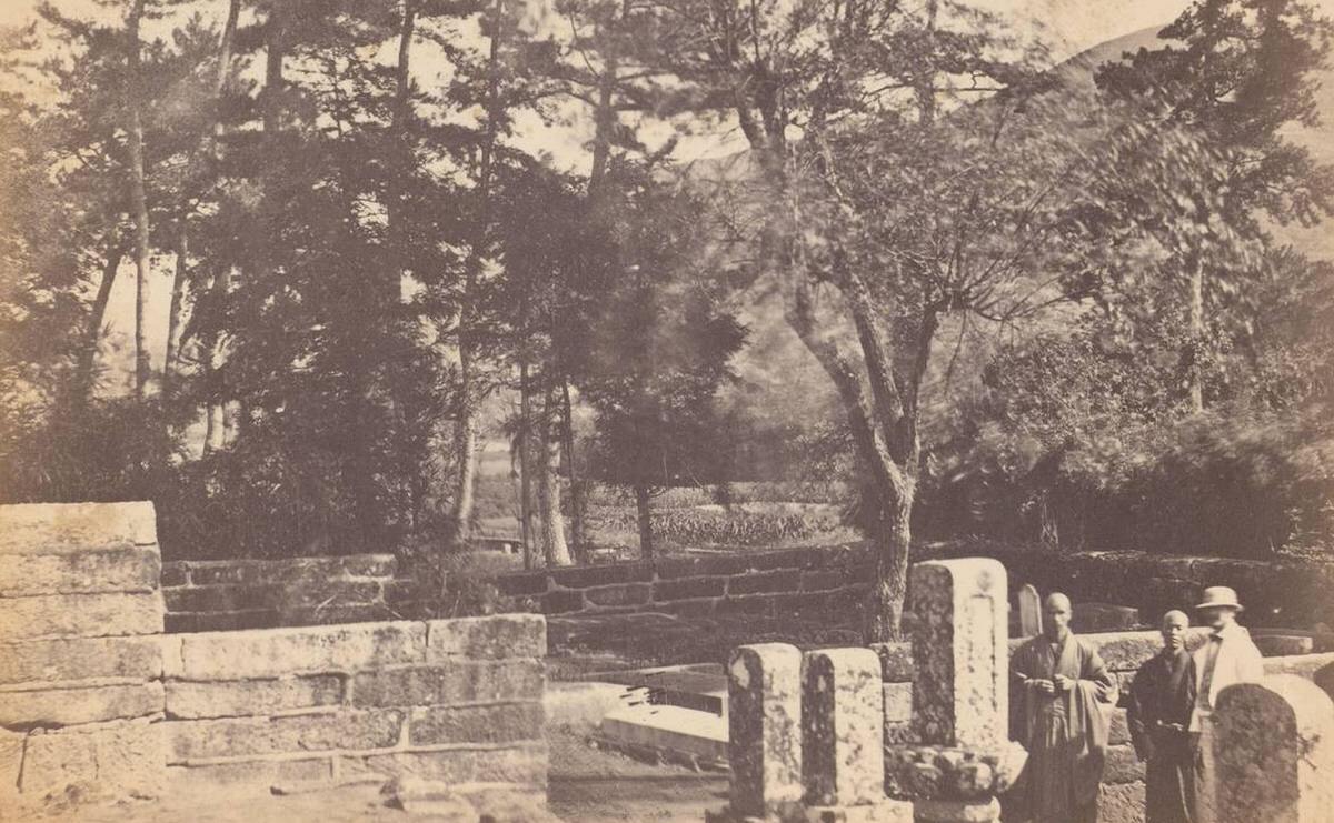 Cemetery in Inasa, Nagasaki, 1862