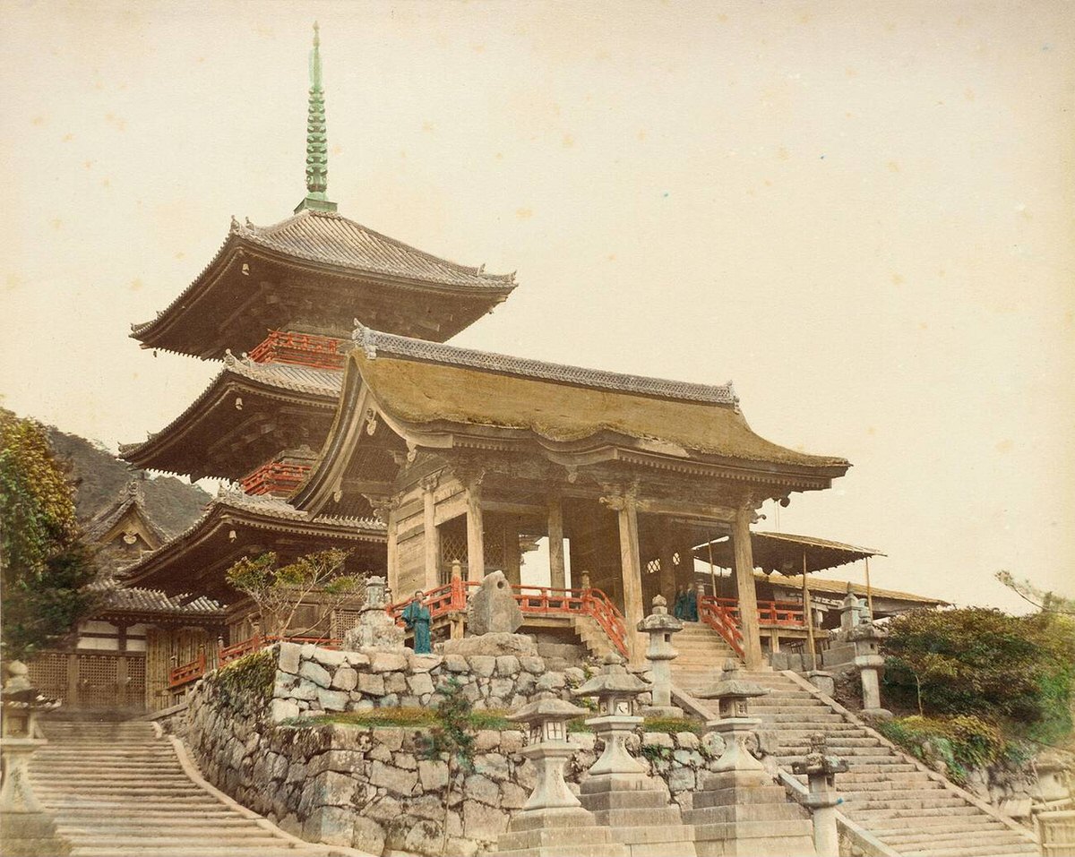 Entrance gate of Kiyomizu Temple, 1865