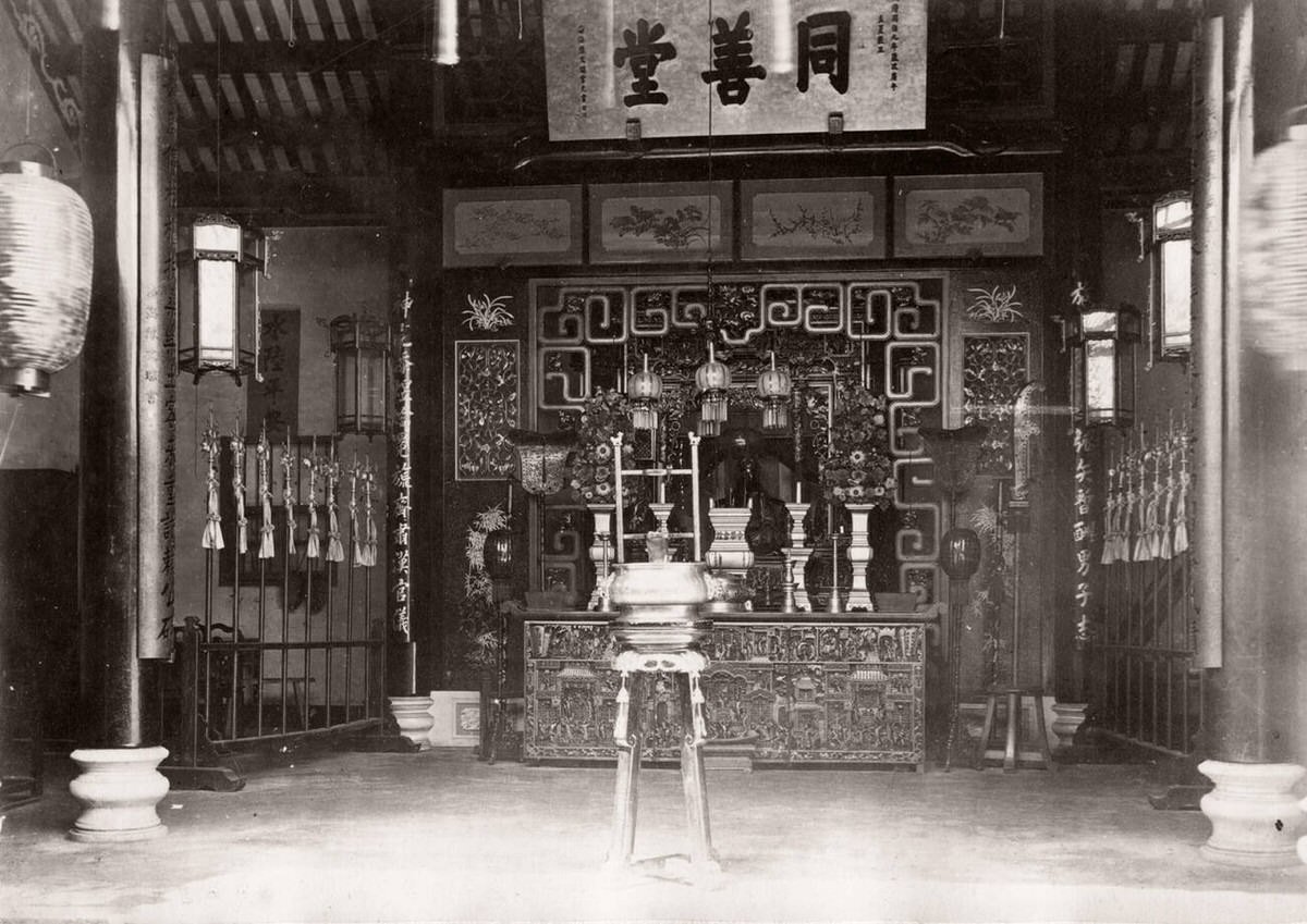 Interior of the Chinese Buddhist temple in Yokohama, 1871